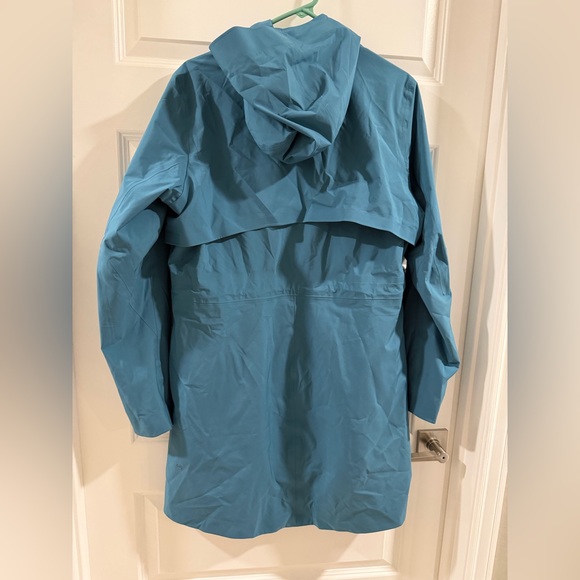 Lululemon Rain Rebel Jacket - Picture 3 of 3